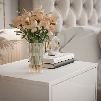 BLANCO GOLD Nachttisch auf einem goldfarbenen Chromgestell