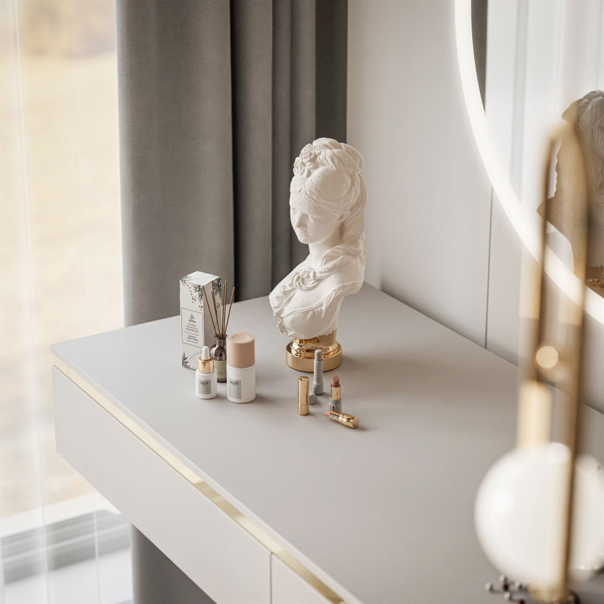 AURORA GOLD Schminktisch auf einem goldenen Gestell