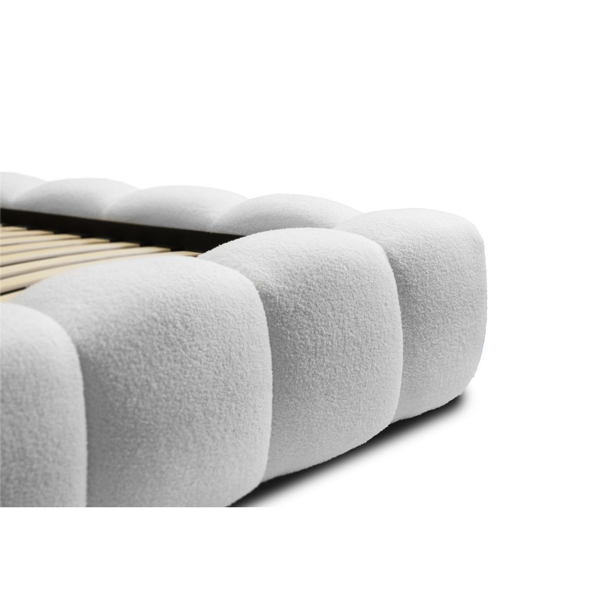 Gepolstertes Bett QUARTO mit Bettkasten