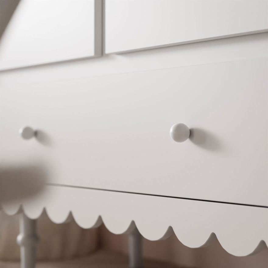 BABUSHKA Dreitüriger Kleiderschrank