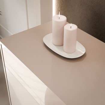 Dreitürige Kommode SANAYI auf Füßen in Kaschmir Hochglanz