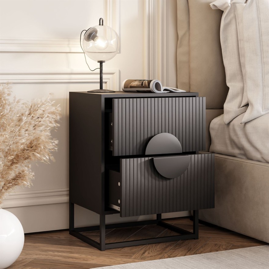 Nachttisch  LUNO mit geriffelter Front auf Rahmen