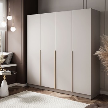 Viertüriger Kleiderschrank...