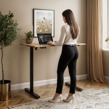 Verstellbarer Schreibtisch SPACE auf Metallbeinen