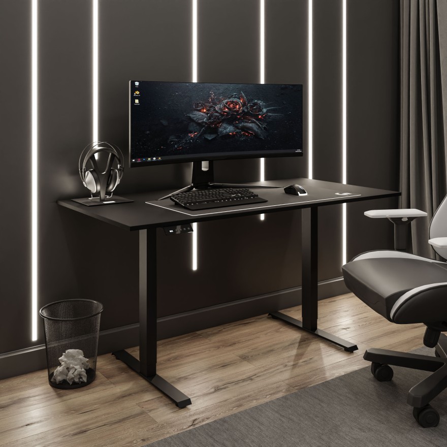 Verstellbarer Schreibtisch SPACE GAMING auf Metallbeinen