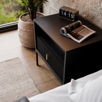 Nachttisch MIDNIGHT mit geriffelter Front auf Gestell