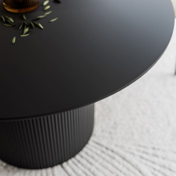 Runder Esstisch OVI mit geriffeltem Untergestell