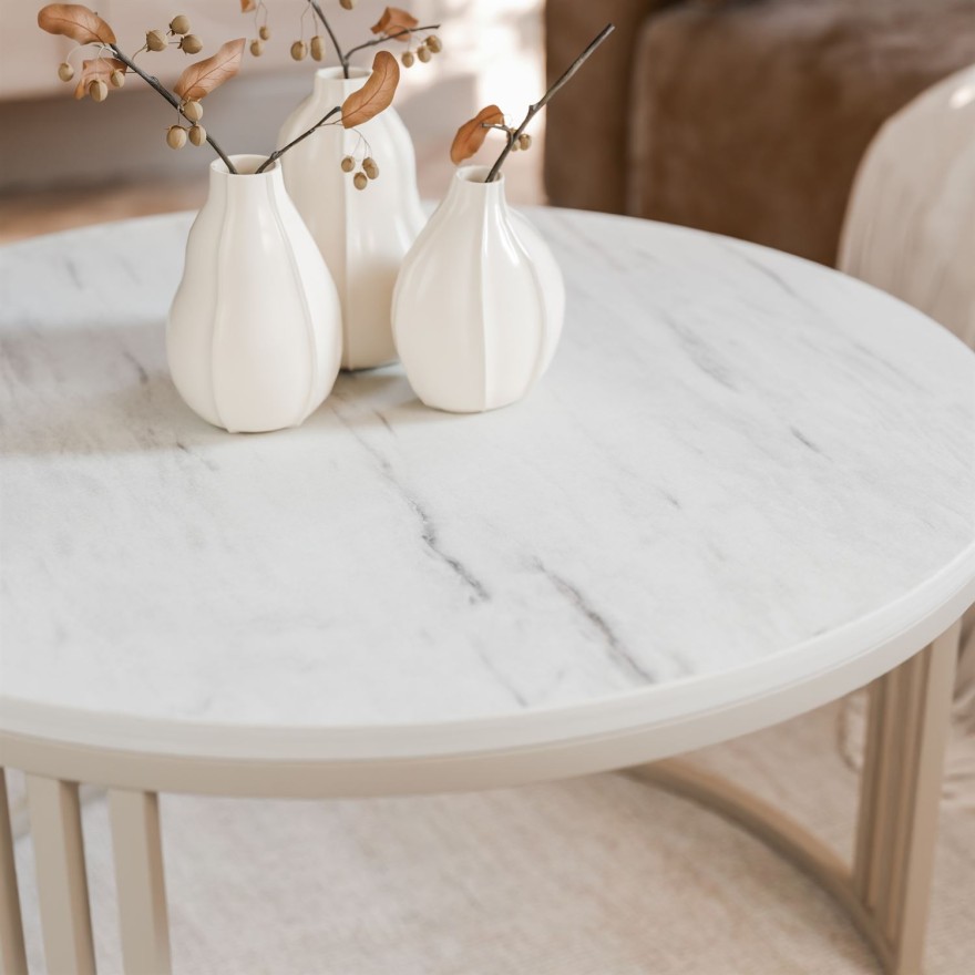 Runder Couchtisch LORI MAT auf kaschmirfarbenem Gestell