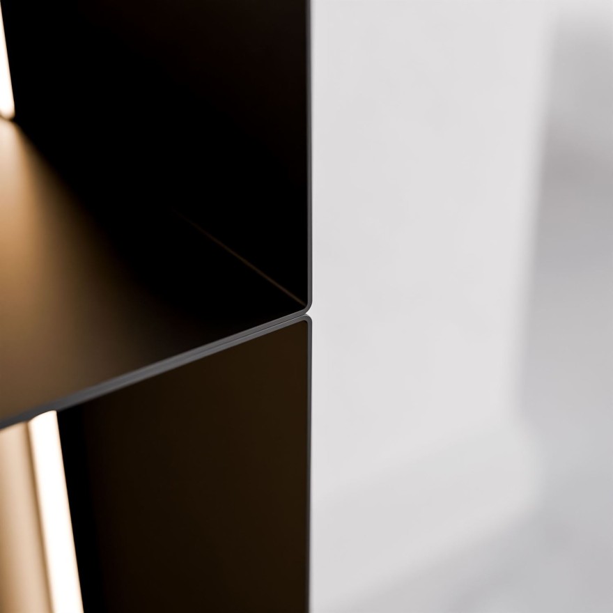 Metallregal QUADRO III mit LED-Beleuchtung