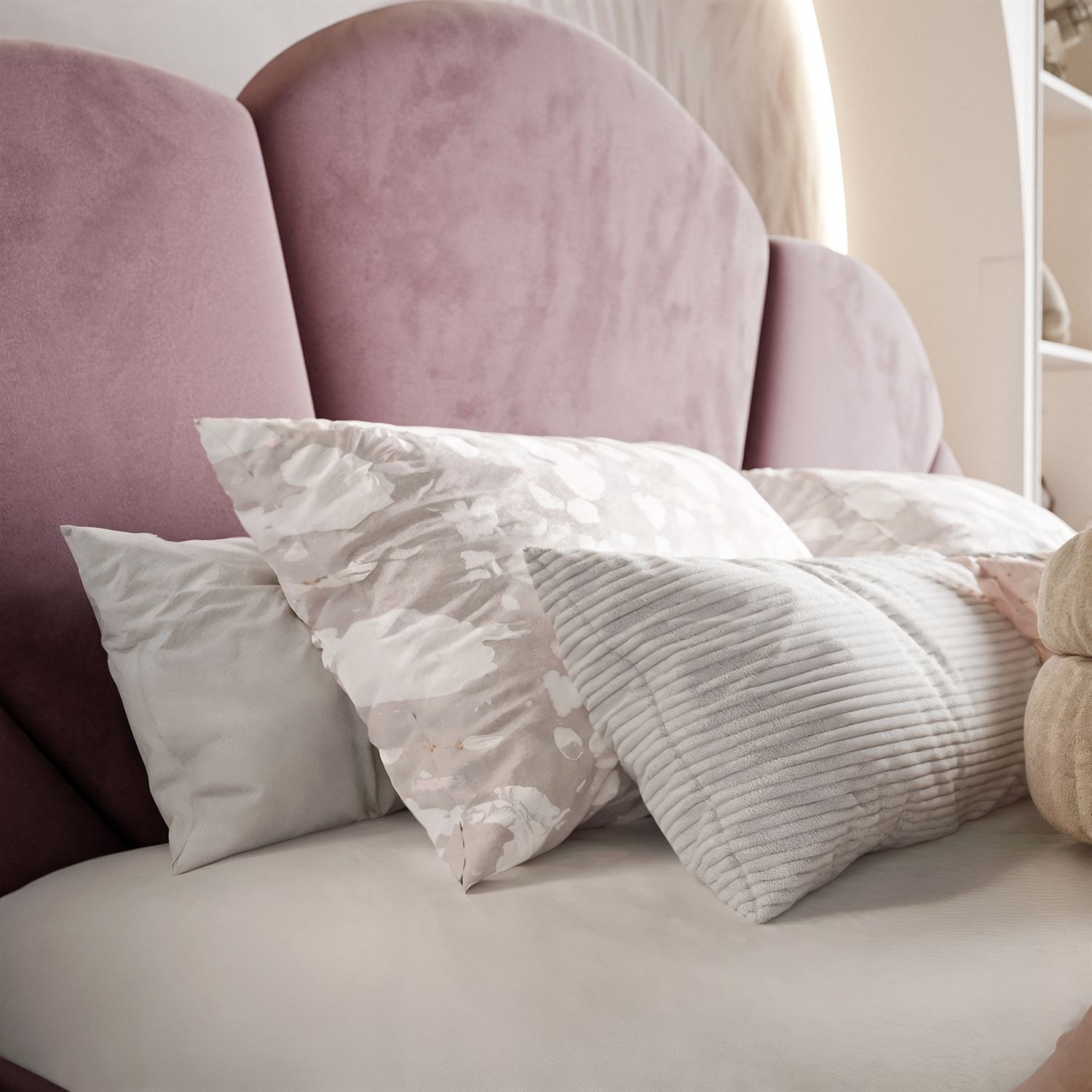 Polsterbett ARIEL mit Bettkasten