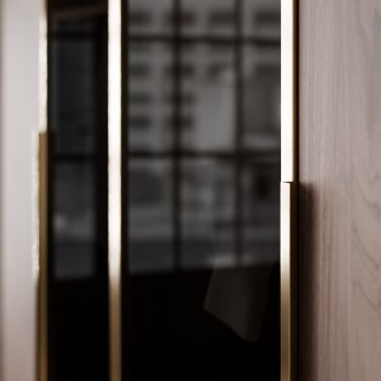Kleiderschrank ATRIUM 4D NUSSBAUM GOLD mit Glasfront